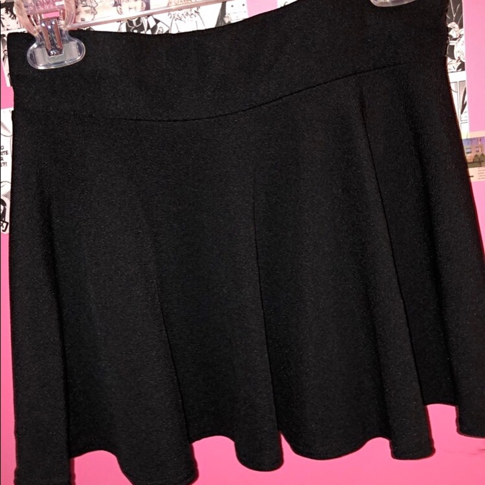 Elastic Black Mini Skirt